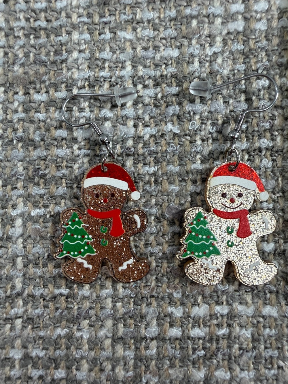 Holiday Gingerbread Tree Dangle Earrings - Red & Green